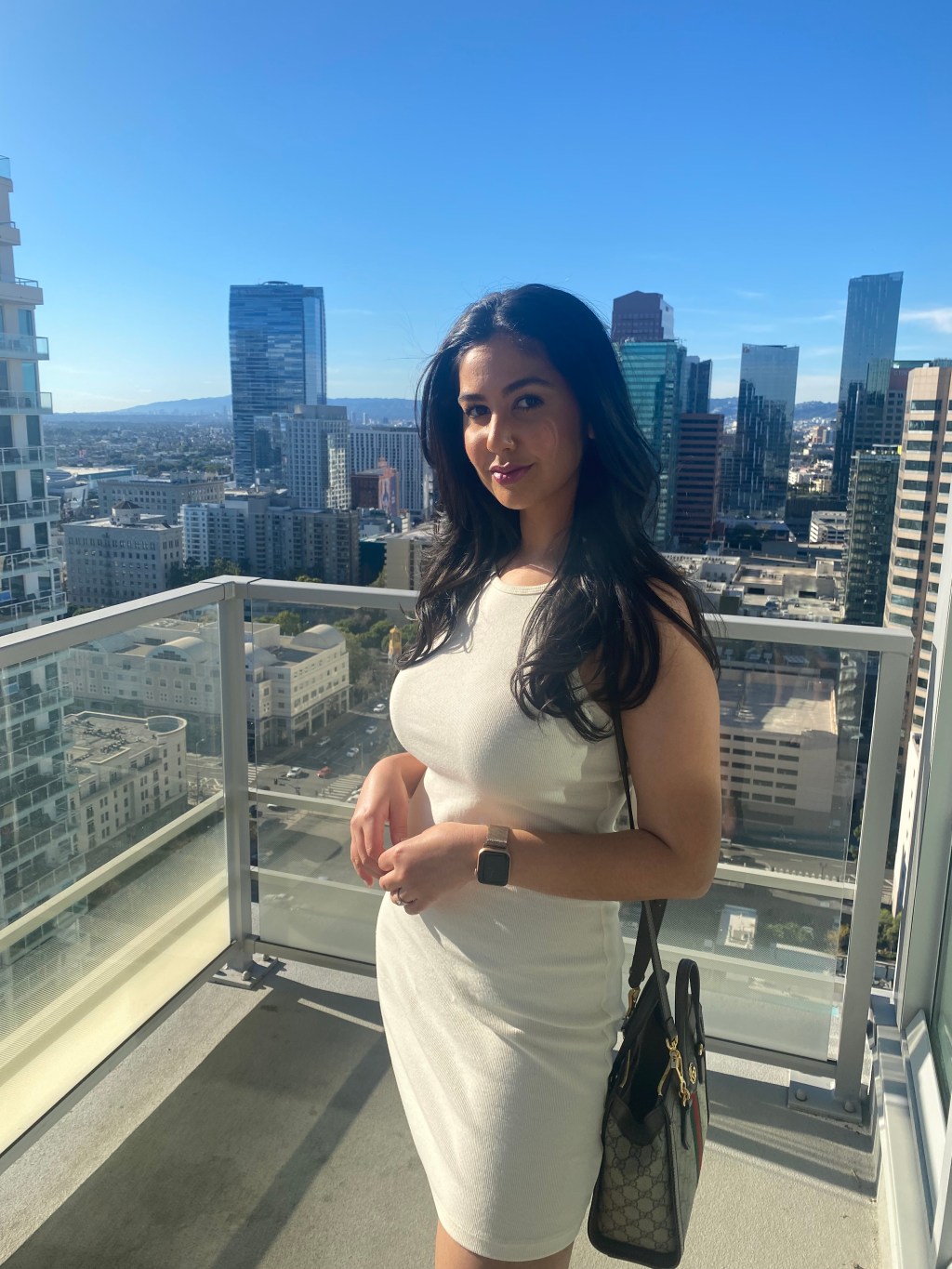 Summer Fridays in Style – Timeless Light Dresses That Are Office&nbsp;Friendly